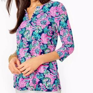 NWT Lilly Pulitzer UPF 50+ Karina Tunic Top Size Medium in Oyster Bay Navy